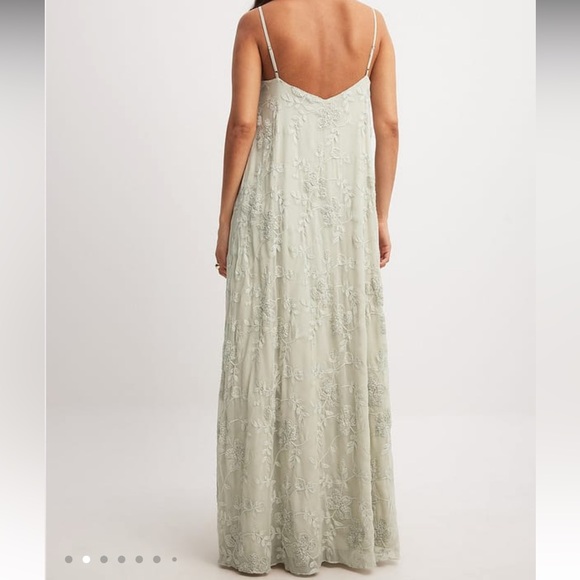 NAKD embroidered maxi dress in light green - Picture 7 of 14